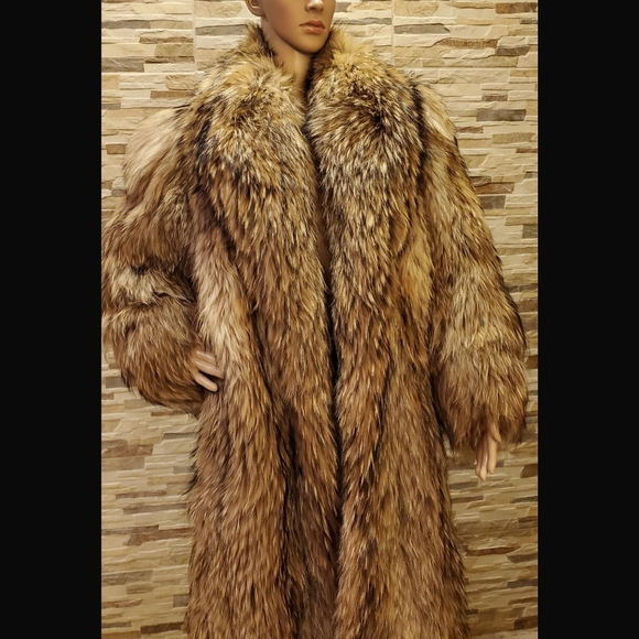 The Evans Collection Long Wolf Coat - Picture 3 of 17